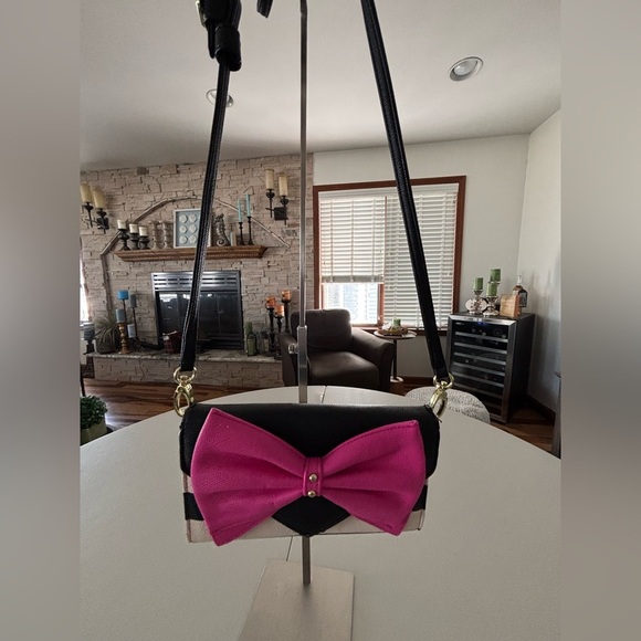 Betsey Johnson | Bow Nanza crossbody handbag - Picture 16 of 16